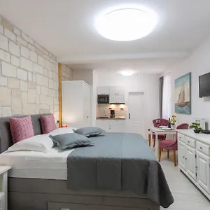 https://apartman-arbol.splithotels.org
